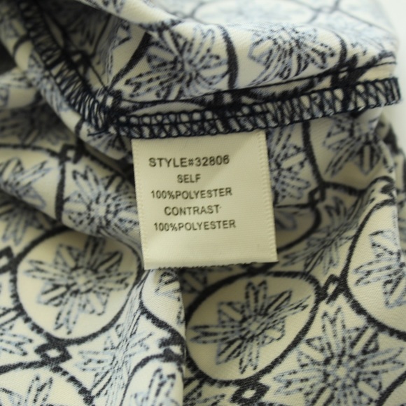 Skies Are Blue Tile Print Key-Hole Blouse - Picture 5 of 7